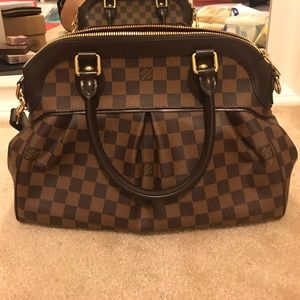 💥SOLD to Arlene💥Authentic Louis Vuitton Trevi PM