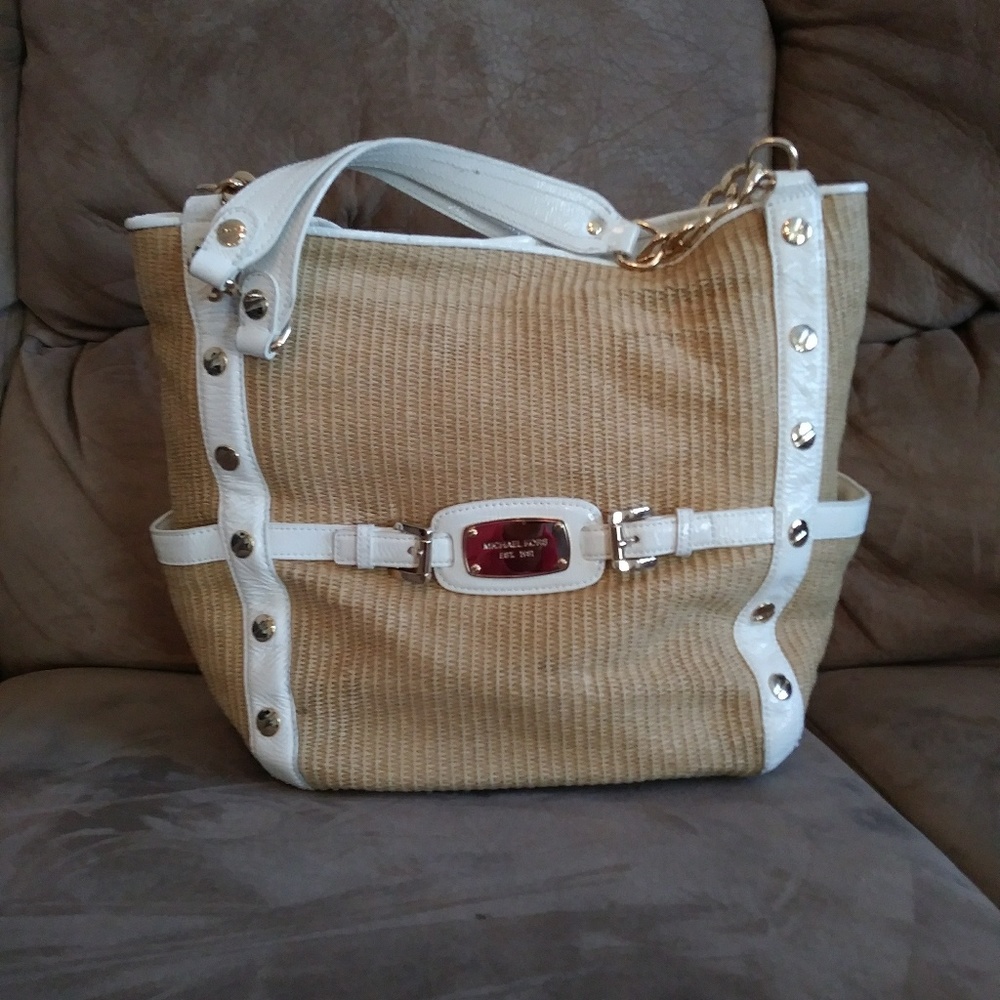 $$$ SALE $$$$ Authentic Michael Kors Delancey bag