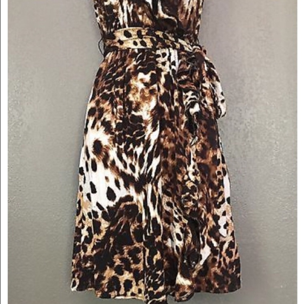 Leopard Wrap Dress ๐๐ - Picture 6 of 8