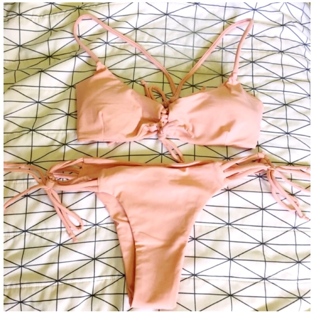 Adorable bikini 👙