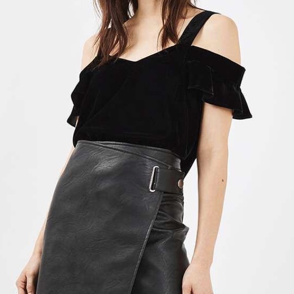 NWT [Topshop] Black Velvet Polly Bardot Top - 2 - Picture 3 of 7