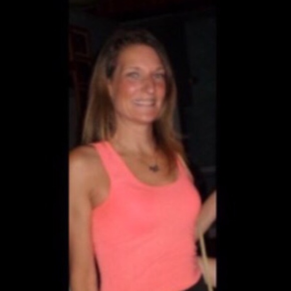 Meet your Posher, Lori - Picture 4 of 6