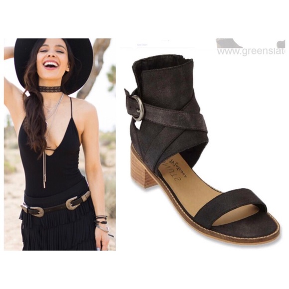 NIB Black Western Buckle Block Heel Sandal - Picture 2 of 8