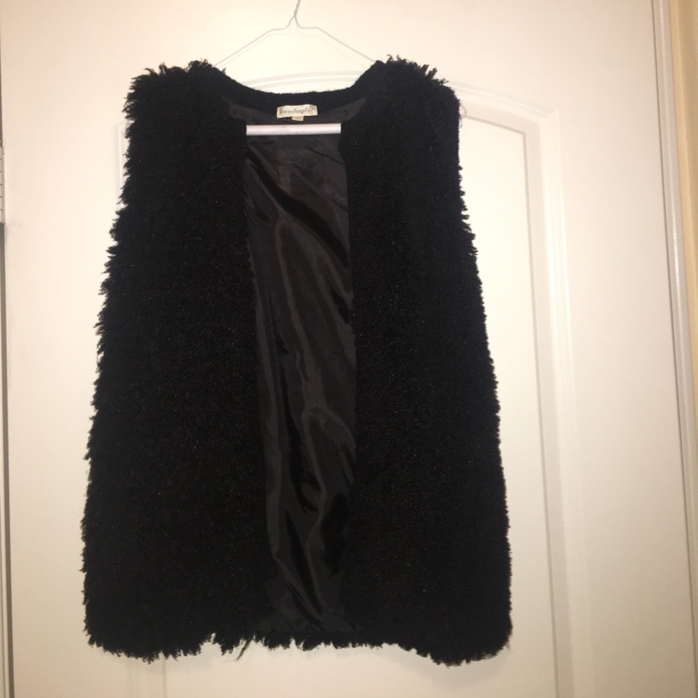 Faux-fur black vest -- tags on !