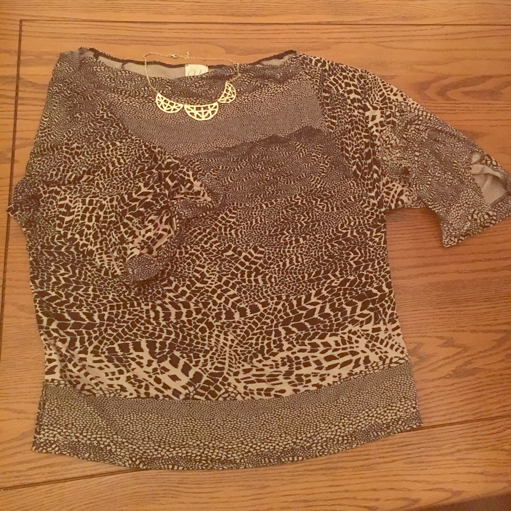 Flowy sleeve Anthro top
