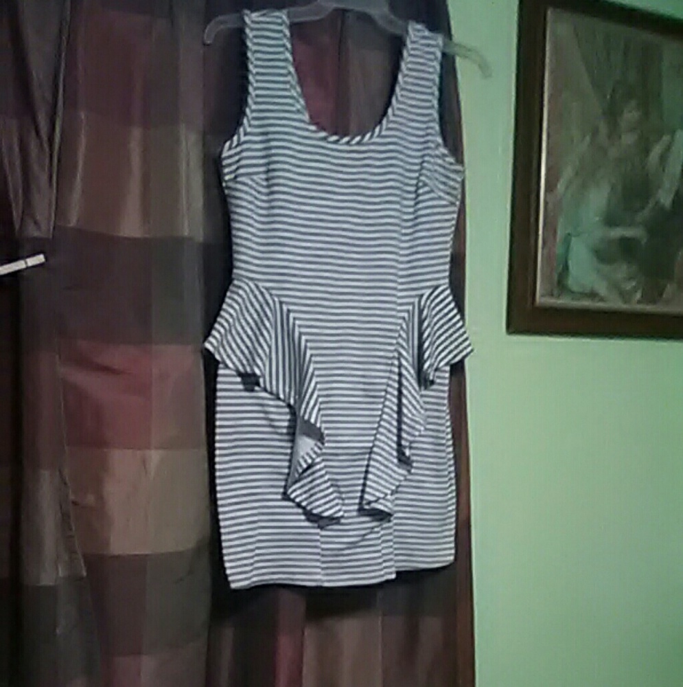 Sleeveless dress