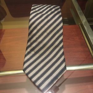 Beautiful seta zone hands made tie