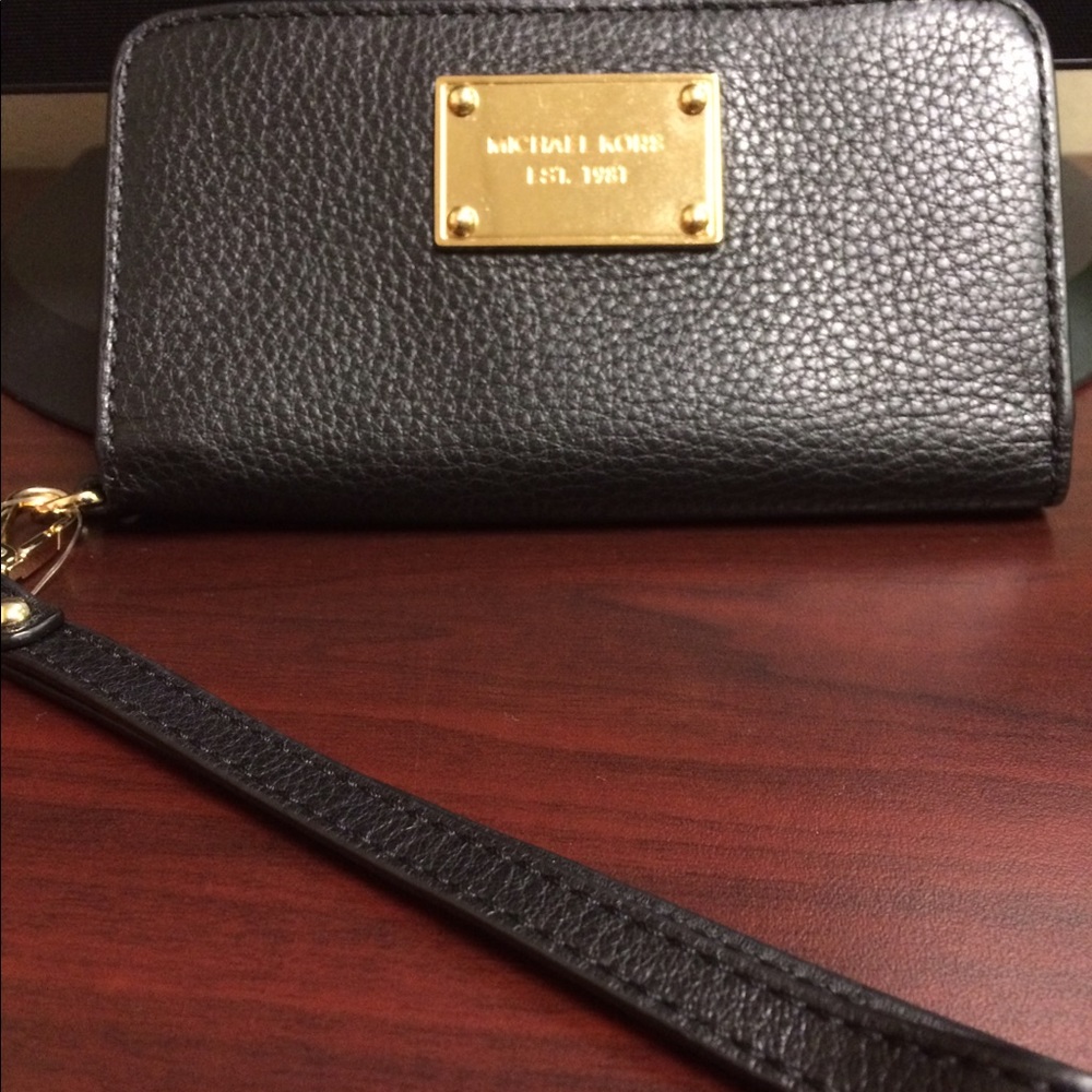 Michael Kors Wristlet