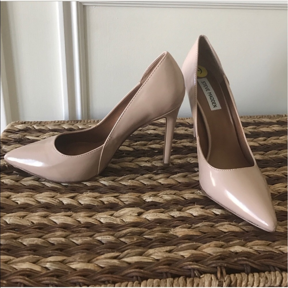 Steve Madden Classic Nude Heels Size 9