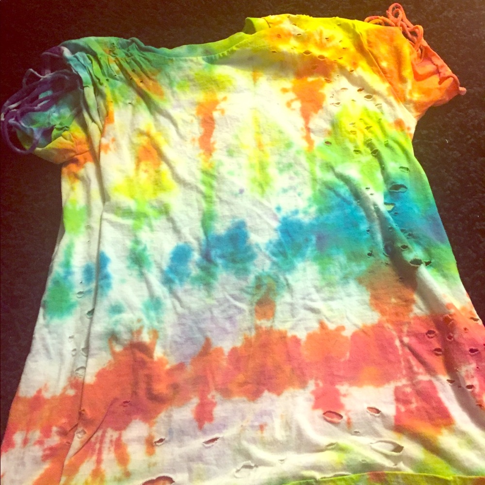 A tye diy shirt