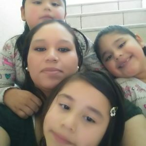 Meet your Posher, Estela