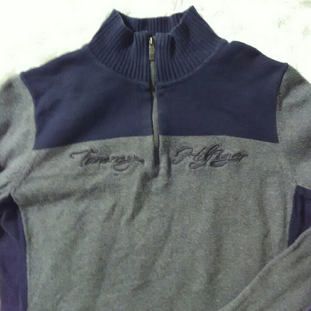 Hilfiger cursive spellout