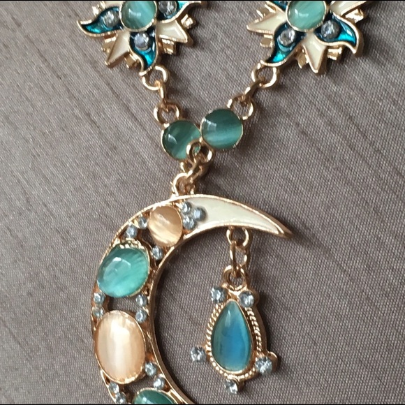 Crystal Moon Pendant Necklace NWOT - Picture 3 of 6