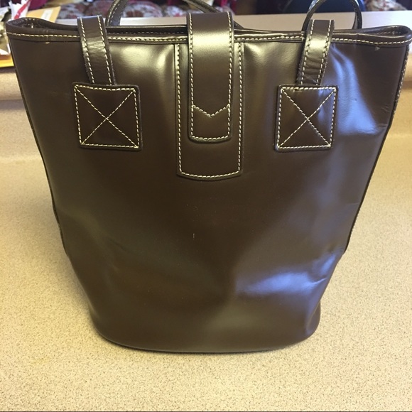 EUC Dooney & Bourke Bucket Tote Chocolate Color - Picture 2 of 8