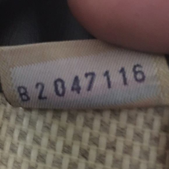 EUC Dooney & Bourke Bucket Tote Chocolate Color - Picture 7 of 8