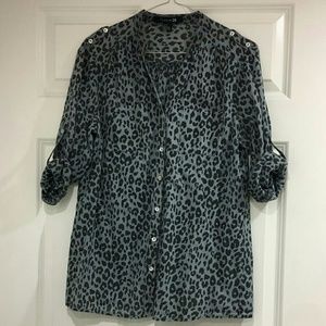 FOREVER 21 | GREY LEOPARD PRINT SHIRT