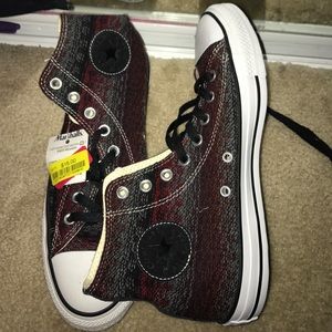 Brand new never been worn before knit converse