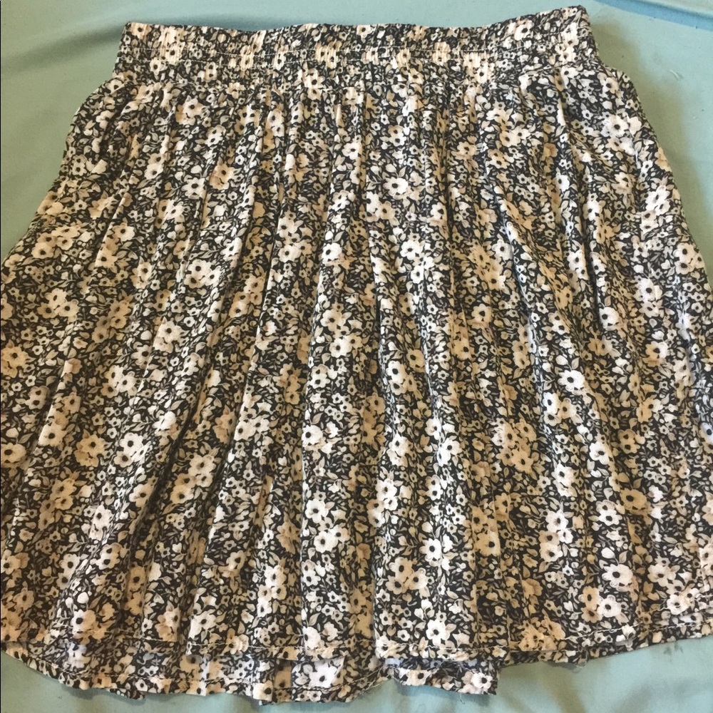 brandy melville skater skirt! NWOT☀️💥