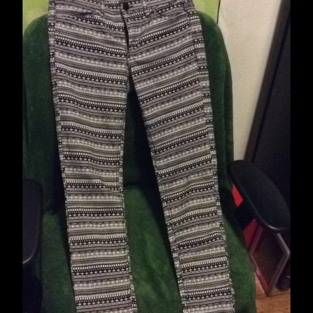 H&M black and white pattern jeans