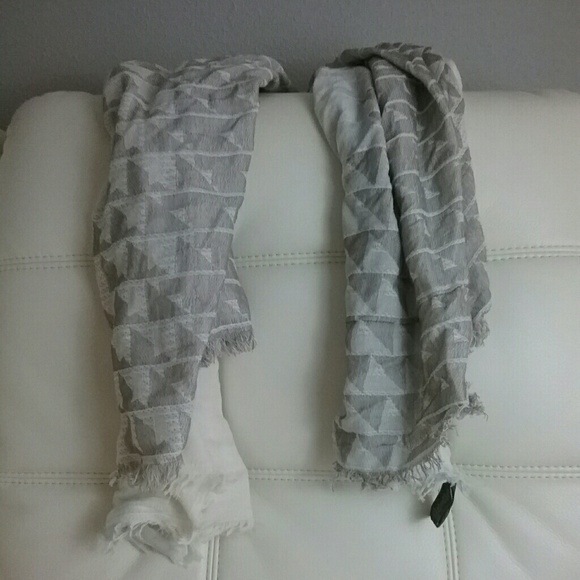 Scarf - Picture 1 of 1