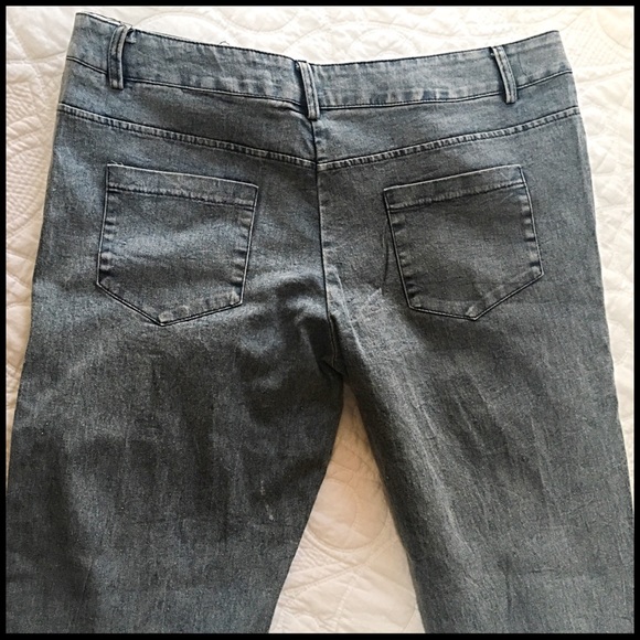 Destroyed Boyfriend Crop Jeans - Picture 4 of 8