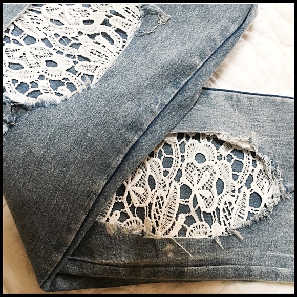 Destroyed Boyfriend Crop Jeans - Picture 6 of 8