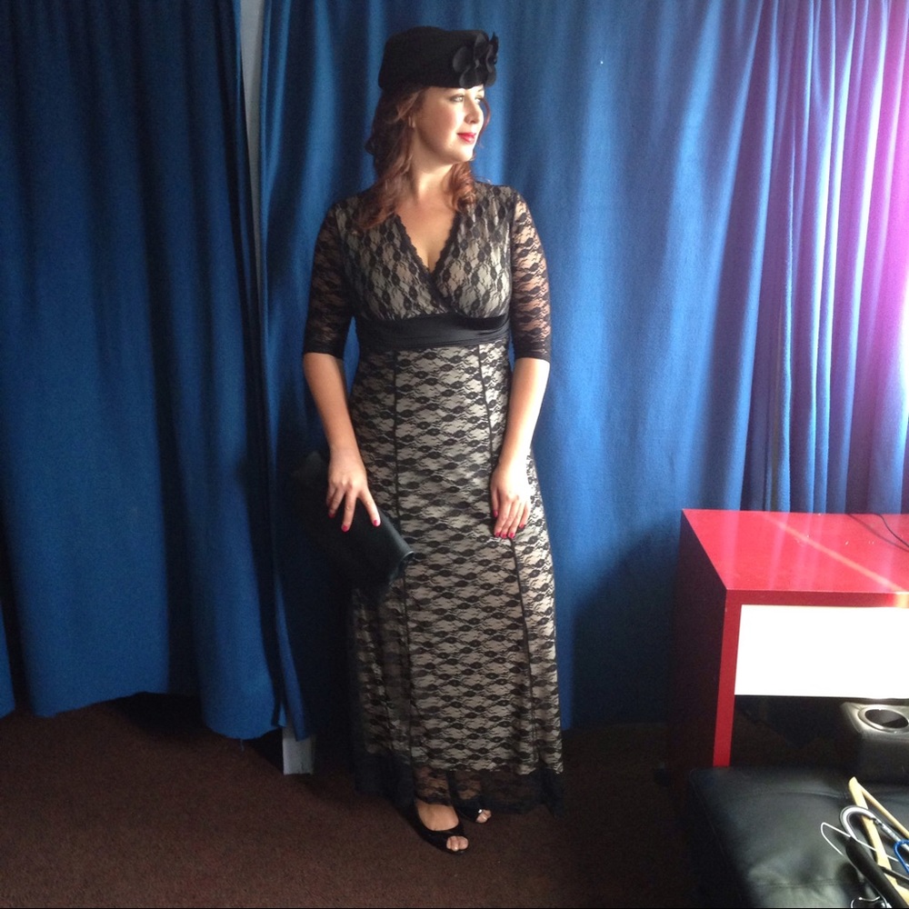 Pin up dress and a hat (optional)