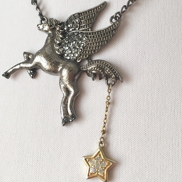 RARE Betsey Johnson Pegasus 'Fly With Me' Necklace RARE! - Picture 3 of 5