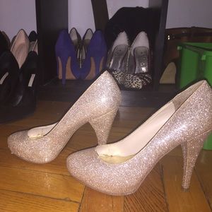 Steve Madden Sparkle Pumps