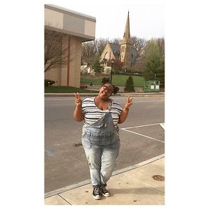 Meet your Posher, Nikki