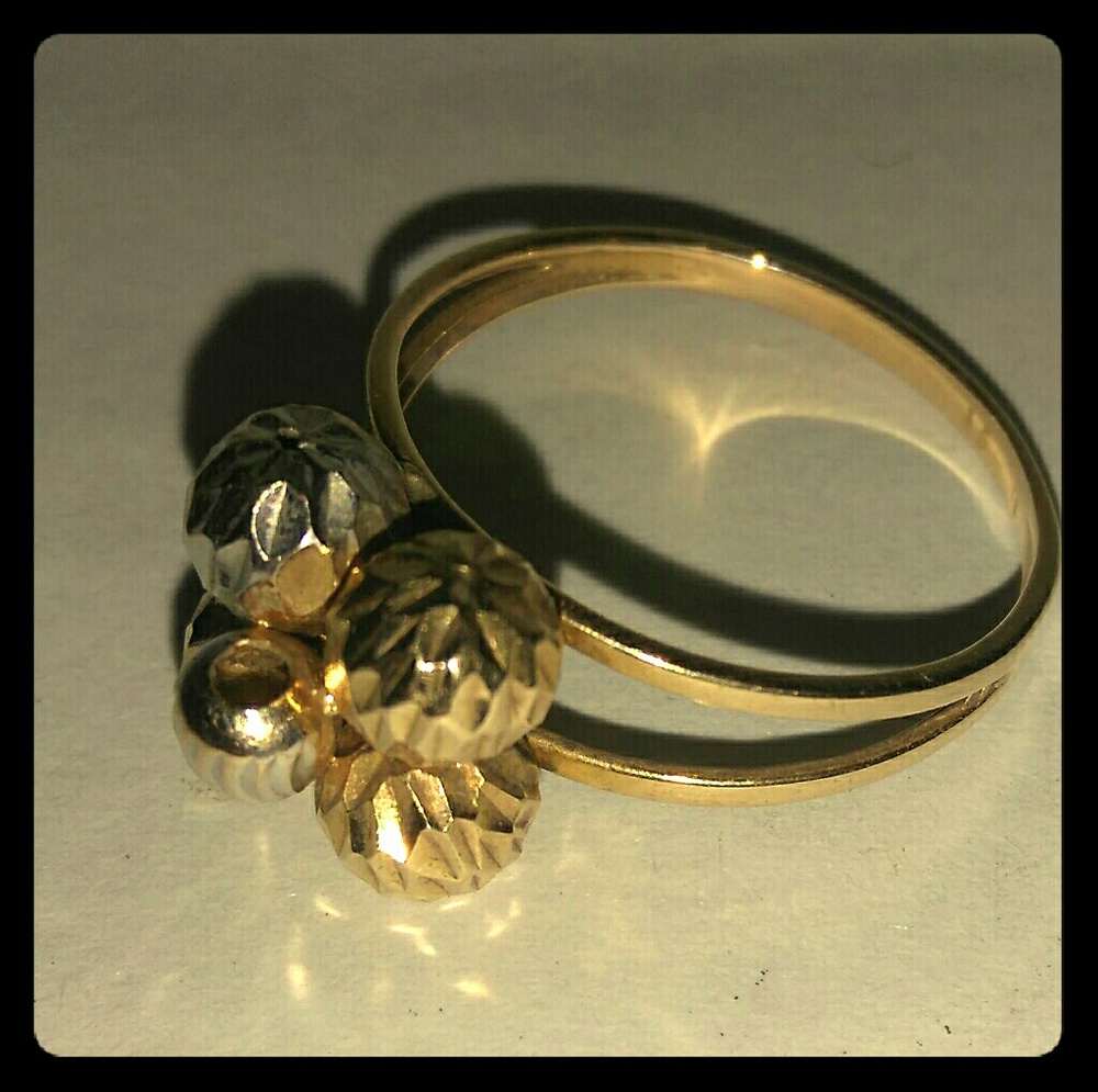 Gold ring