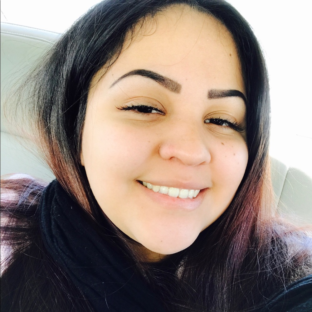 Meet your Posher, Cinthia