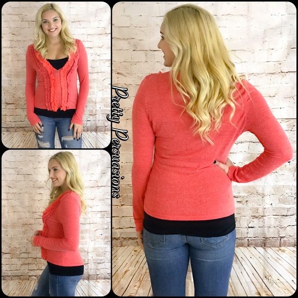 SALE‼️ Ruffled Zip Front Long Slv Fitted Cardigan - Picture 3 of 4