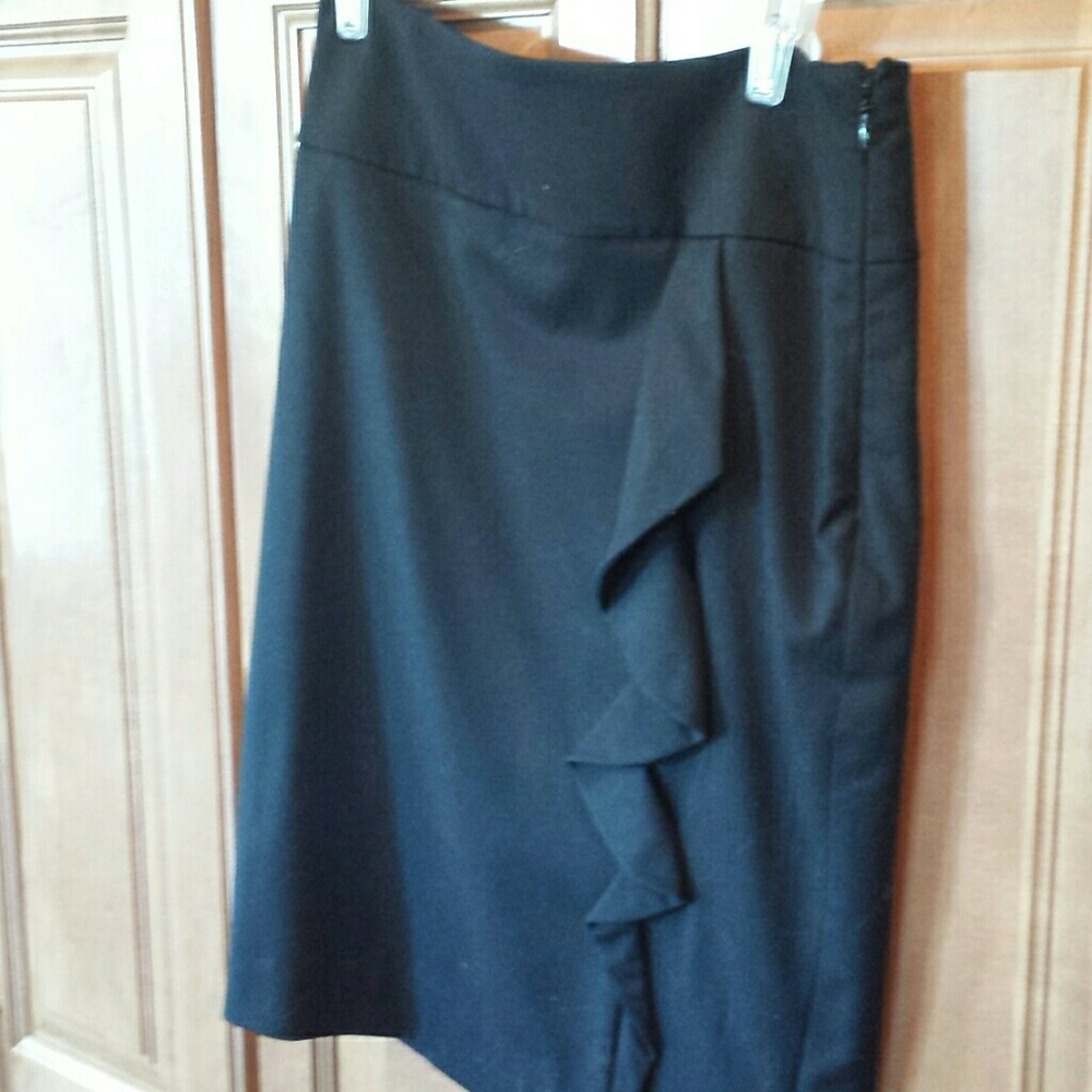 White House Black Market ruffle skirt