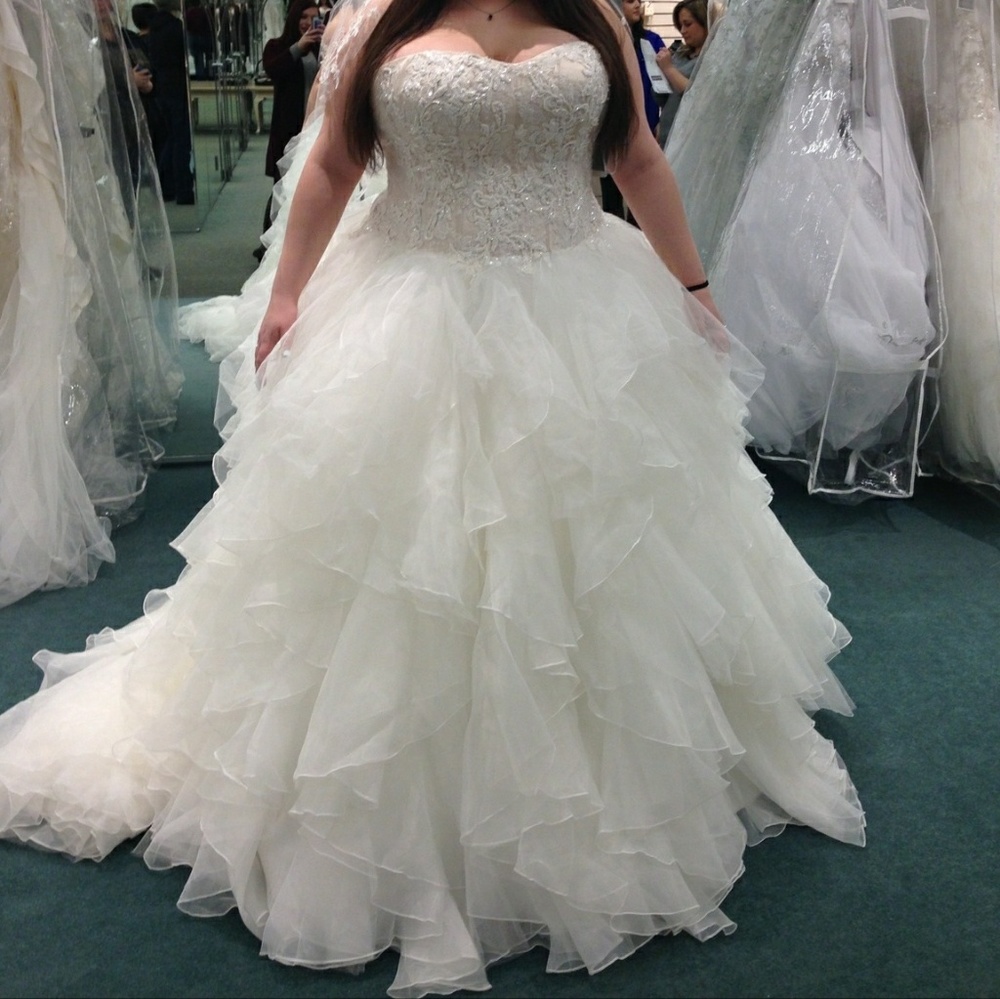 Oleg Cassini Wedding Gown - Picture 1 of 3