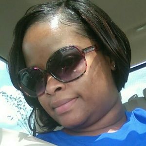 Meet your Posher, Latonya