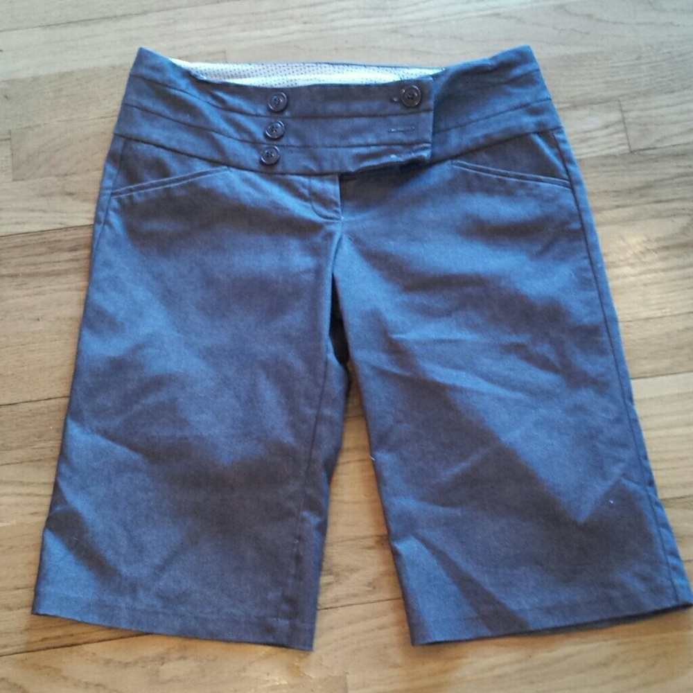 Gray short