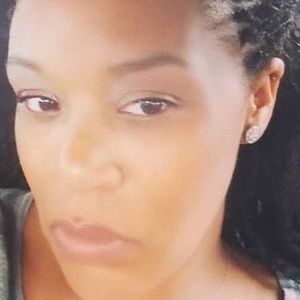 Meet your Posher, Sheauila