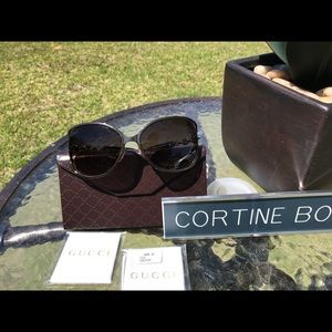 Gucci Women's sunglasses GG4250