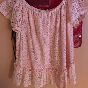 Beautiful blouse. Perfect for summer