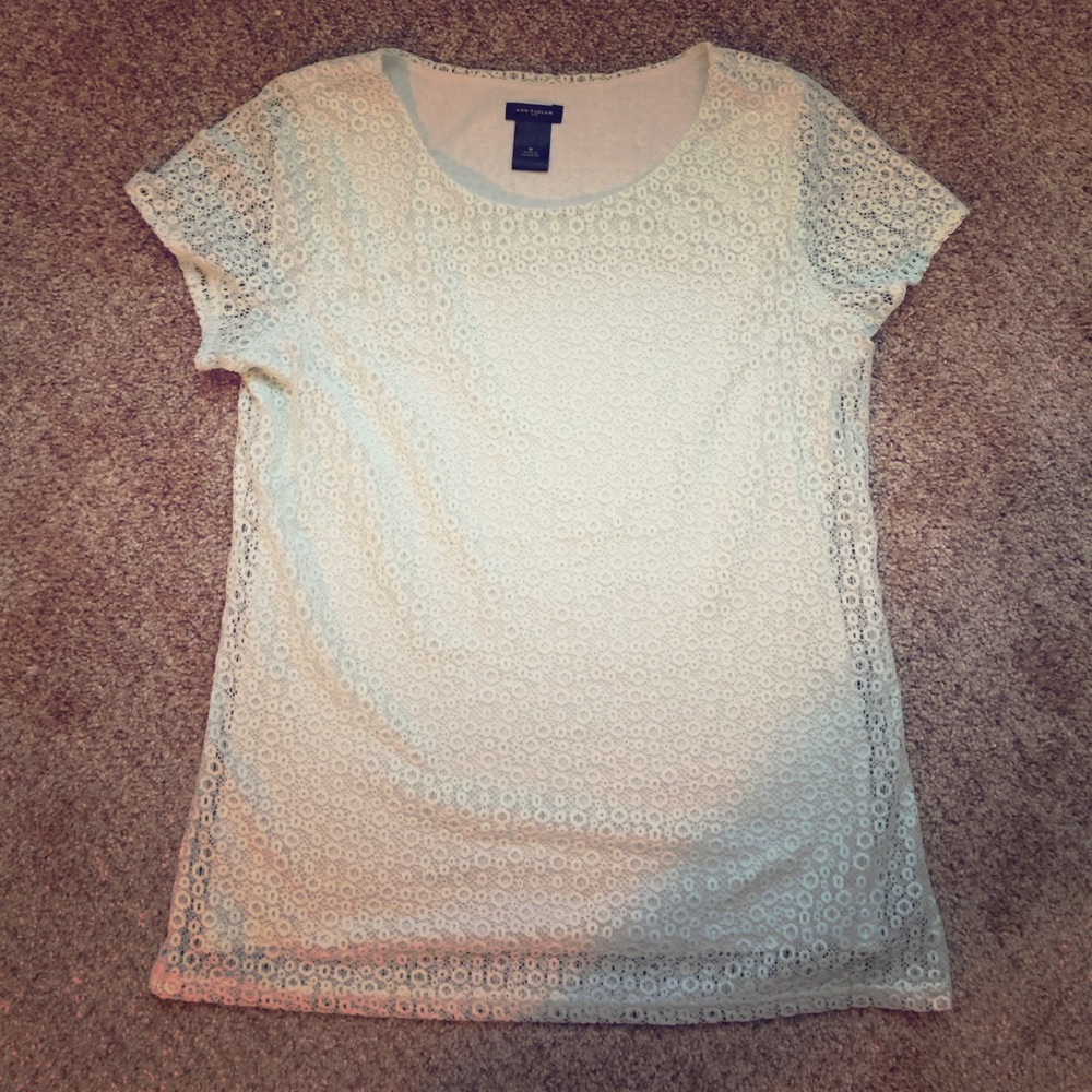 Ann Taylor light mint green lace top, Size M