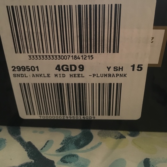 Pink Victoria secret heels - Picture 2 of 4