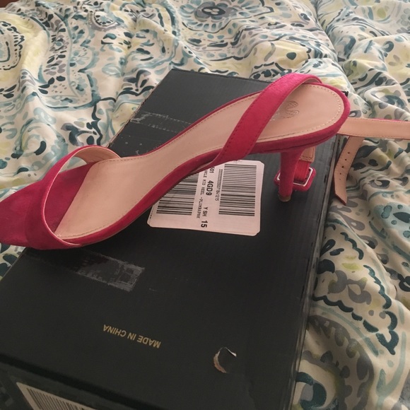 Pink Victoria secret heels - Picture 3 of 4