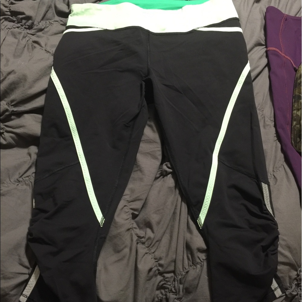 Lululemon crops euc