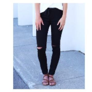 NWT skinny distressed jogger black