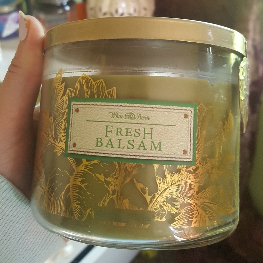Bath & Body Works fresh Balsam Leaf Edition candle
