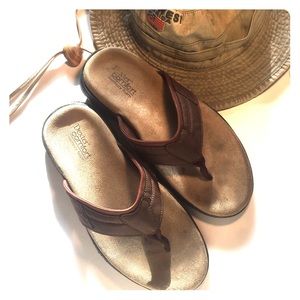 Dreamy Dexter Sandals