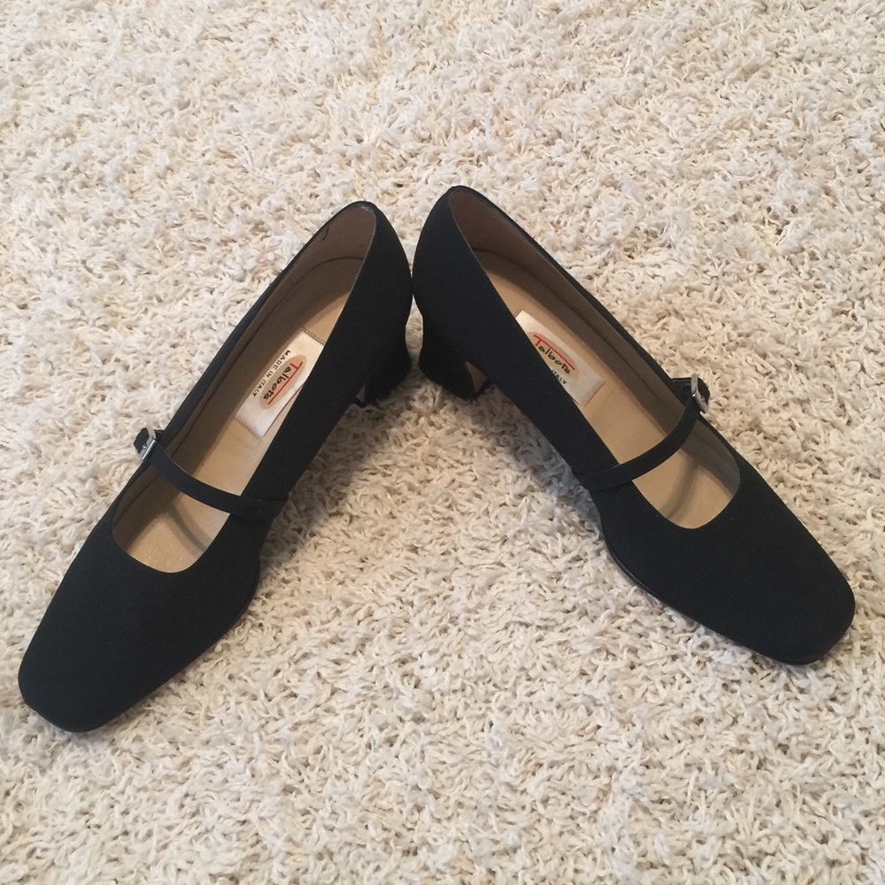 Talbots Black 2" heel