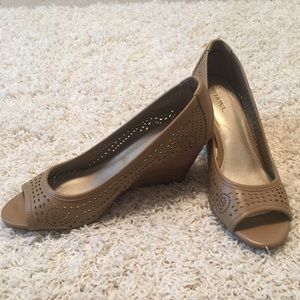 Tan/Nude leather-like slip on wedges