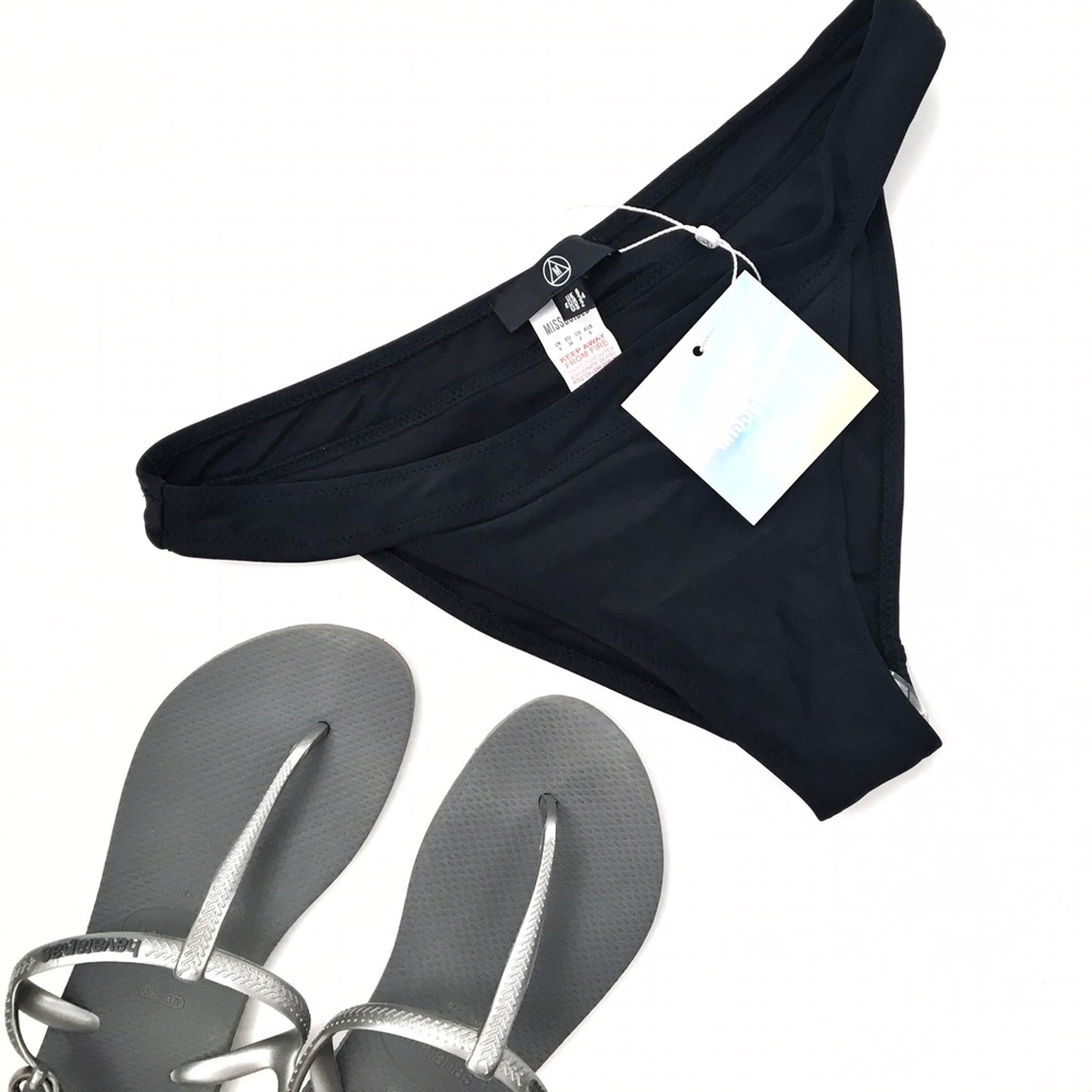 ✨SALE✨NWT Missguided Hipster Bikini Bottoms S